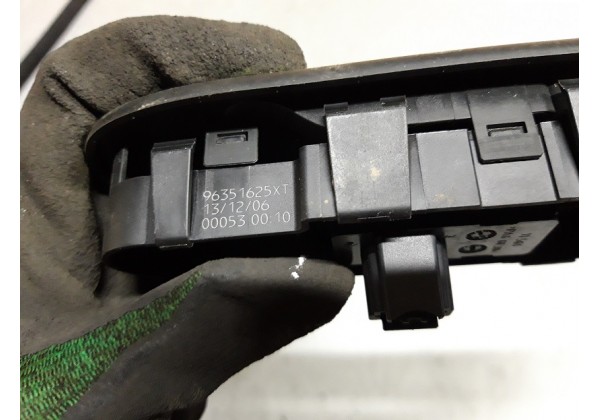 Кнопка склопідйомника Peugeot 307, 96351625XT